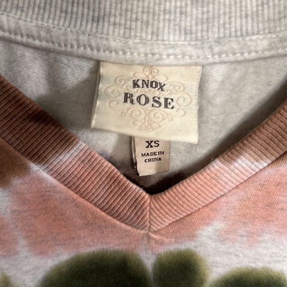 Knox Rose Women's V-Neck Tie-Dye Sweatshirt XS - Picture 3 of 4